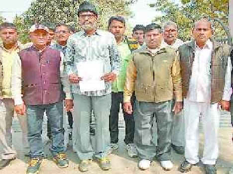 pradhan protest for problems